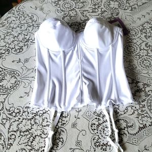NWT BUSTIER with Garter belts